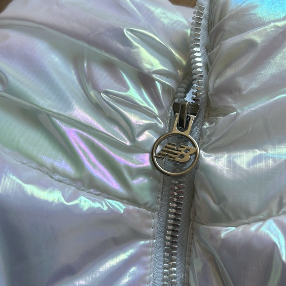 NWT New Balance white Iridescent Sz M winter coat pastel shine ✨ - Picture 2 of 9